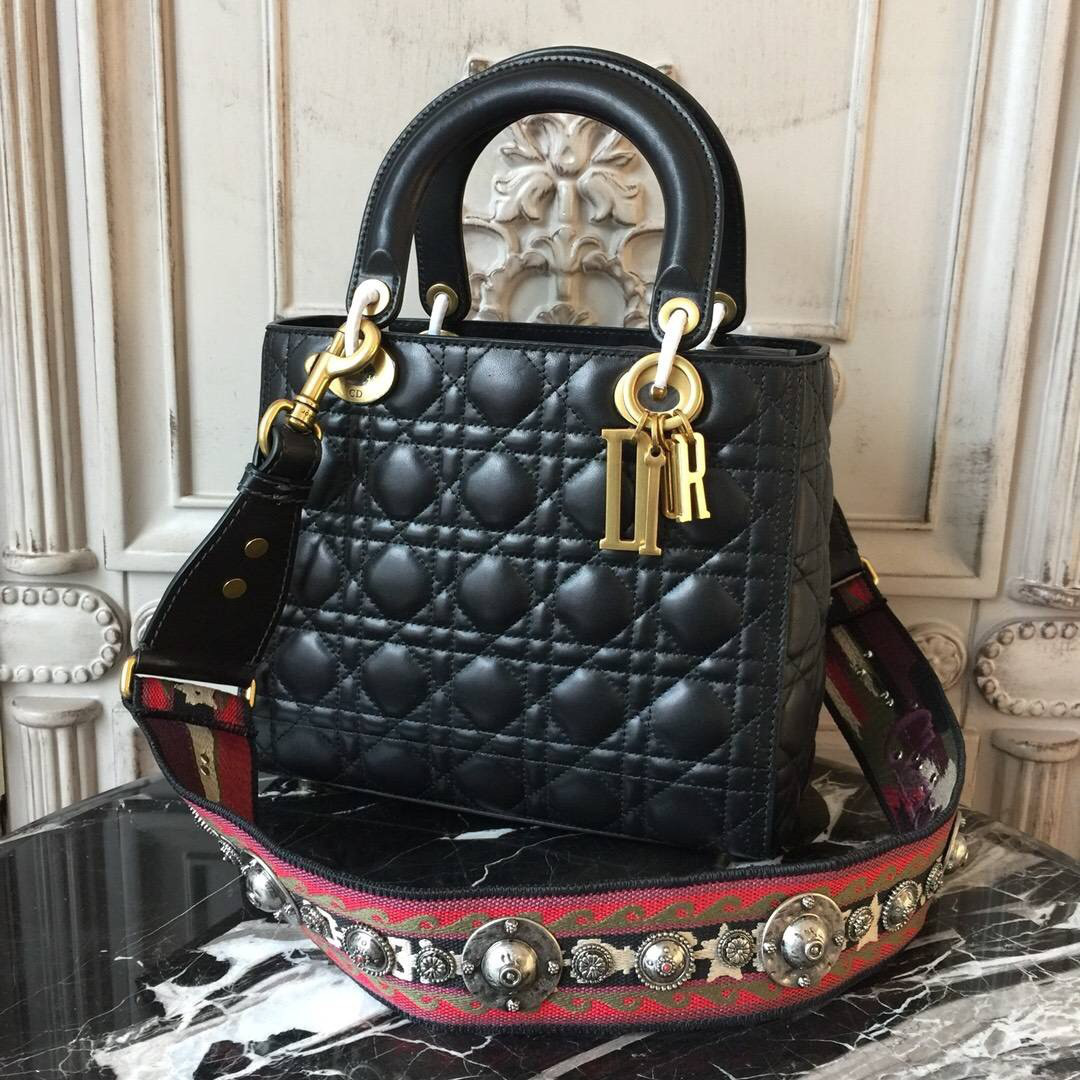 cohotbag lady D10r 1571