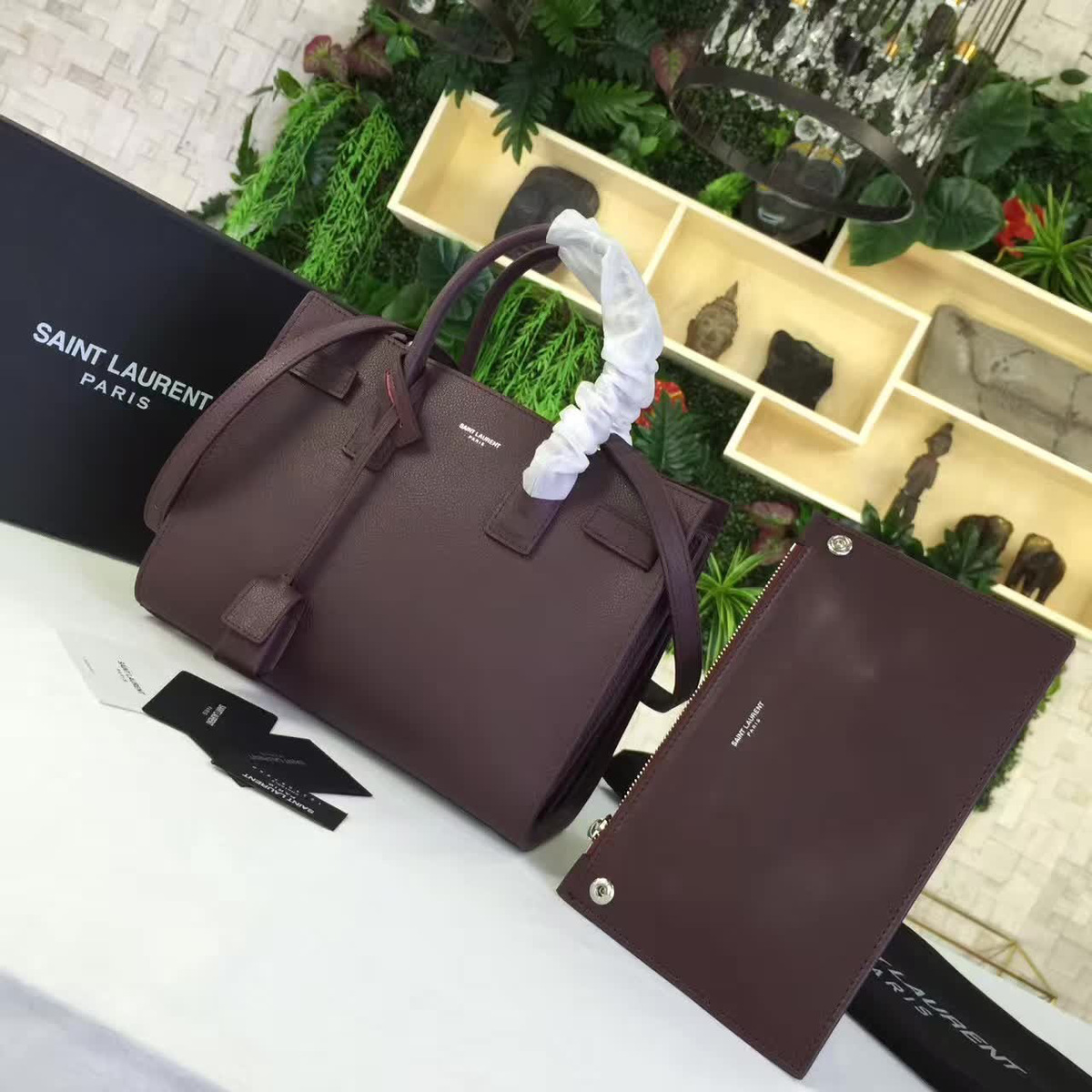 Y51 sac de jour grained leather 4916 26cm x 12.5cm x 20.5cm