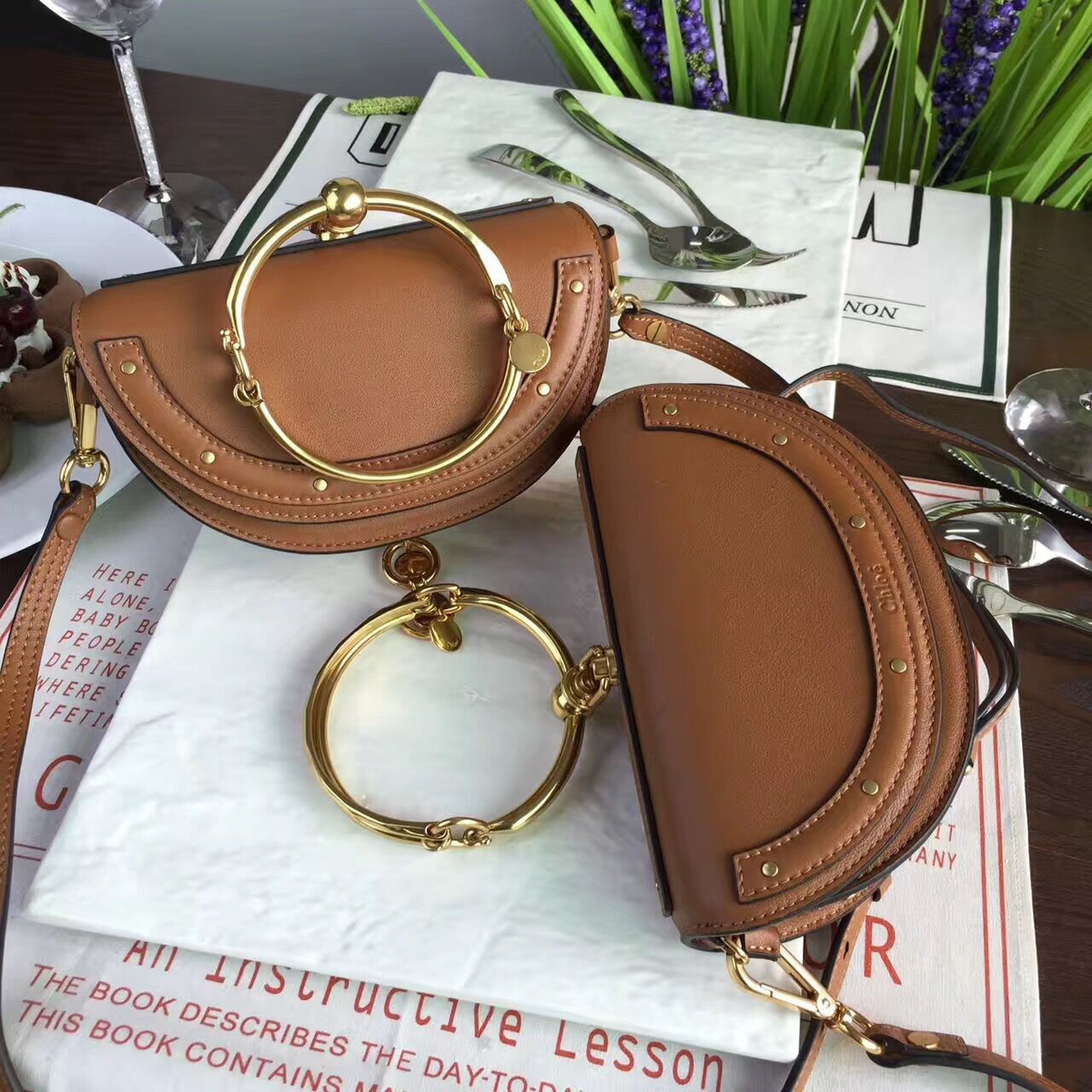 Chloe leather nile z1335 20cm x 12cm x 6cm