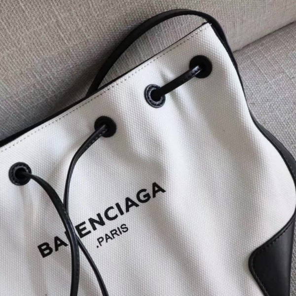 Ba1en*iaga bucket bag white 22cm x 15cm x 24.5cm