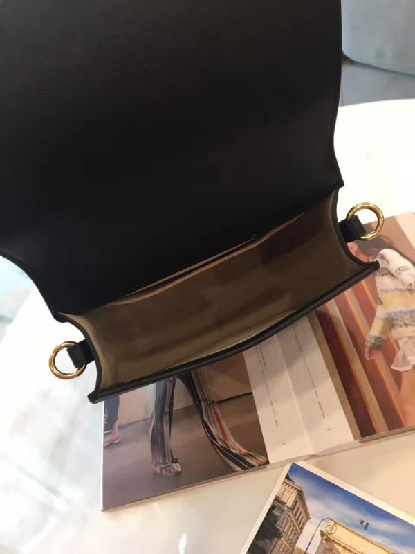 Chloe leather nile z1325 19.5cm x 6.5cm x 16cm