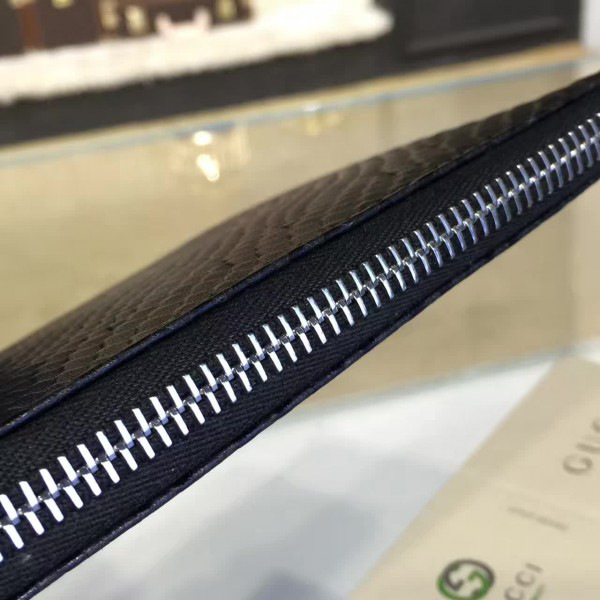 Pra*a leather clutch men