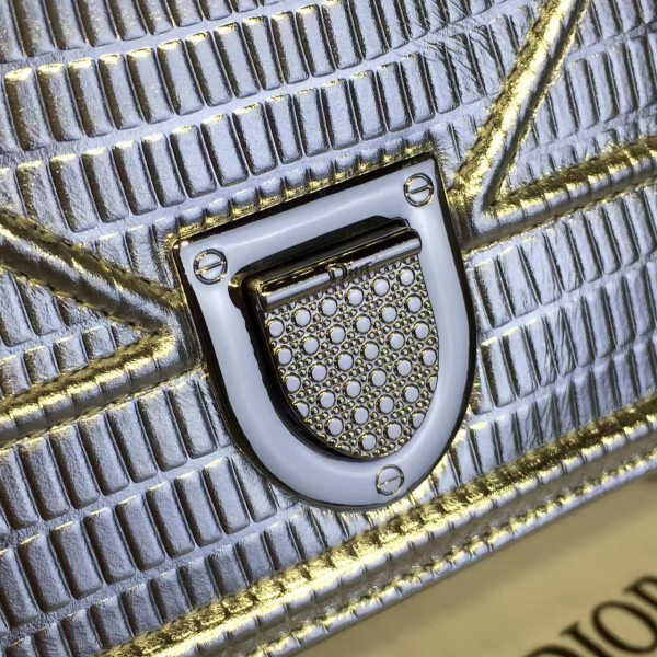 D10r ama 1766 18cm x 4cm x 12cm