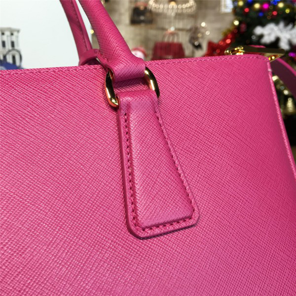 Pra*a shoulder bag  22.5cm x 4cmx 16cm