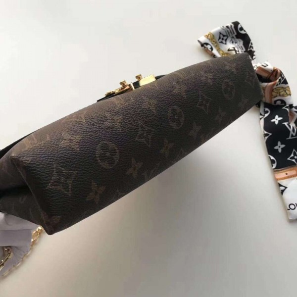 l0vis Vvtt0n monogram pallas chain 3279 26*17*6cm