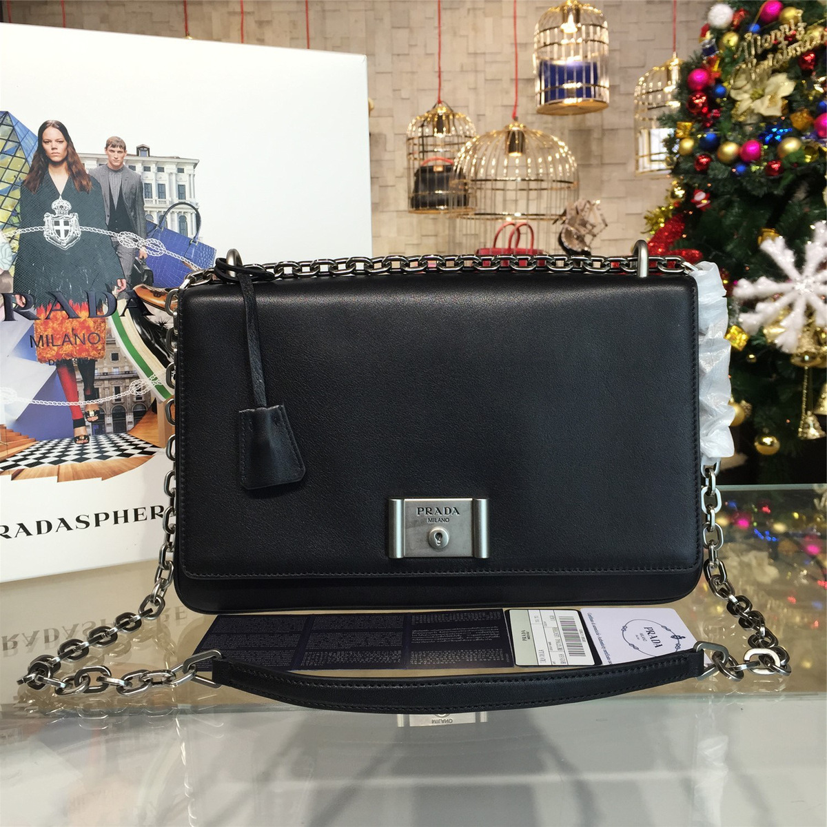 Pra*a metal closure 3918 30.5cm x 4.5cm x 19cm