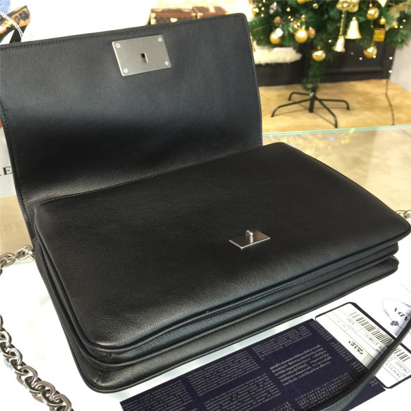 Pra*a metal closure 3922 30cm x 7cm x 19cm