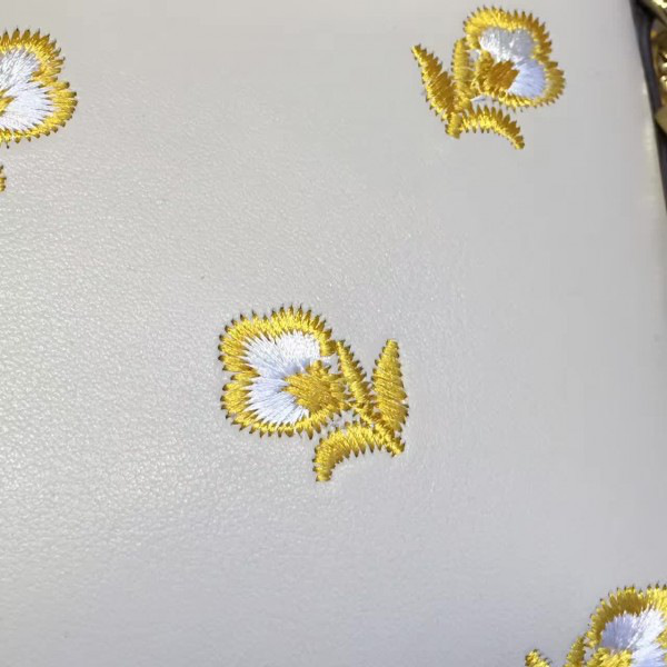 F**di by the way 1962 21cm x 13cm x 10 cm