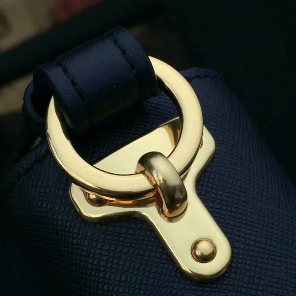 Pra*a cahier leather shoulder bag white 20cm x 9cm x14cm