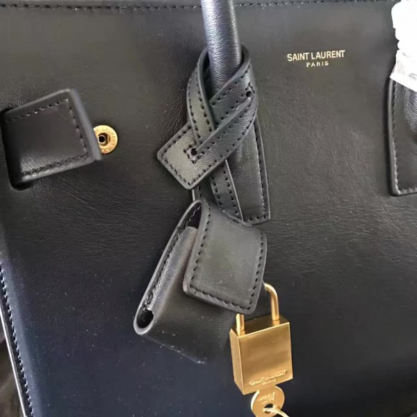 Y51 sac de jour in grained leather 4902 26cm x 21cm x 13cm