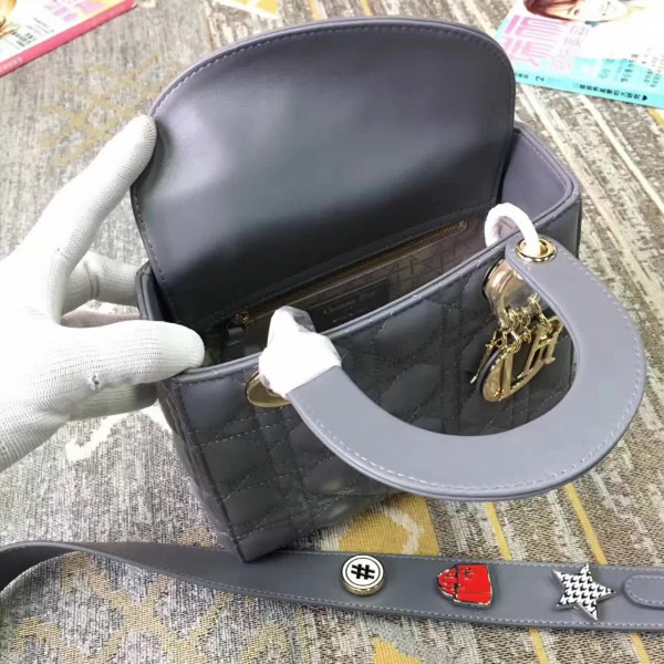 cohotbag lady D10r 1588