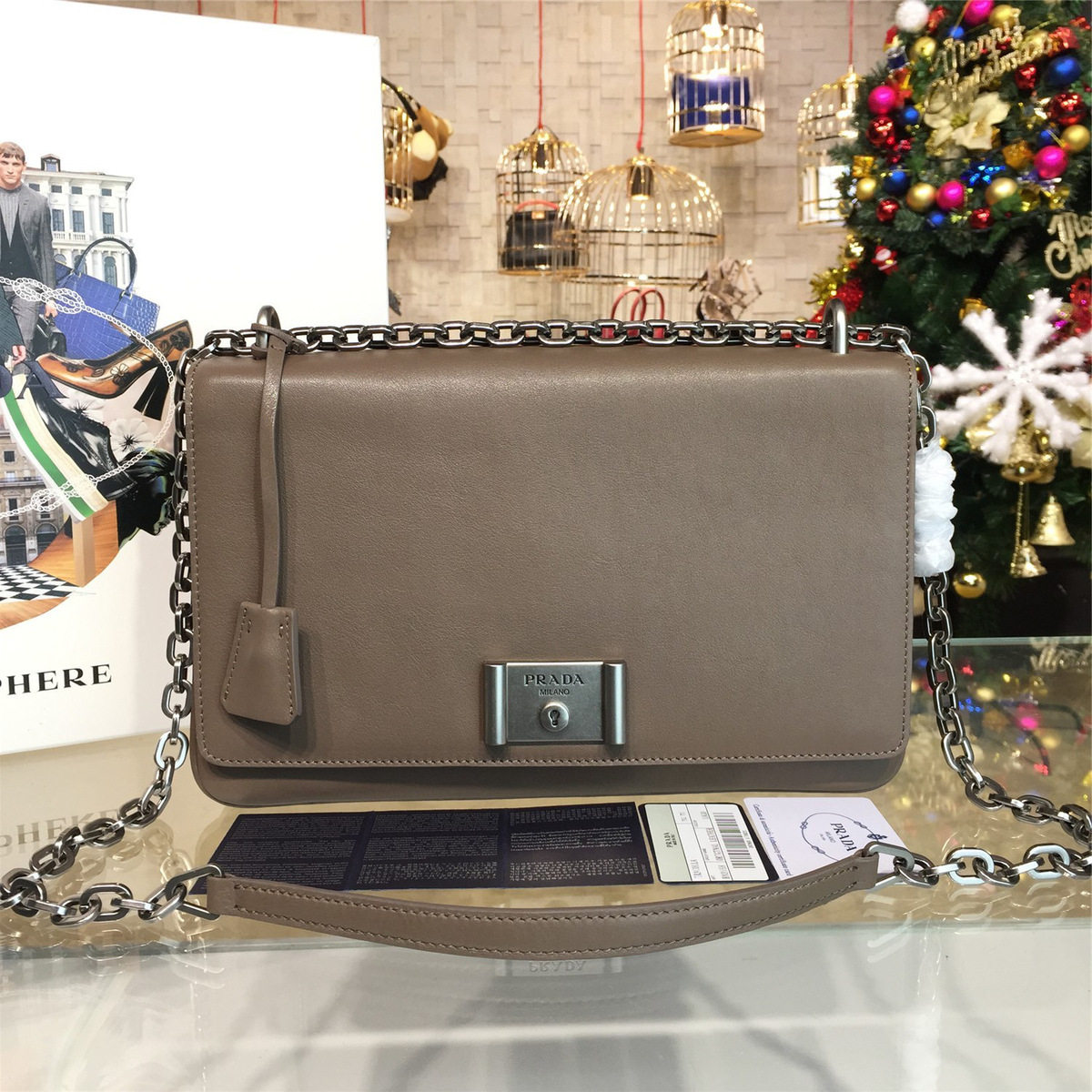 Pra*a metal closure 3913 30.5cm x 4.5cm x 19cm