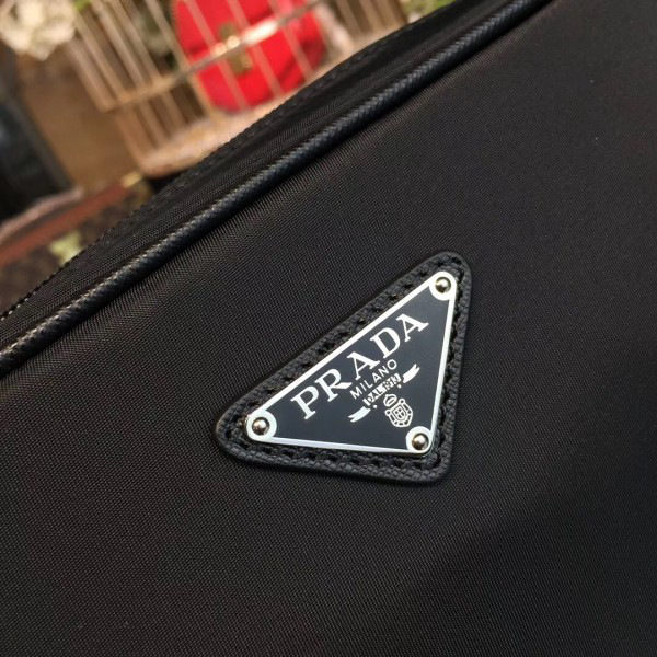 Pra*a clutch 4198 20.5 x 6 x 13.5cm