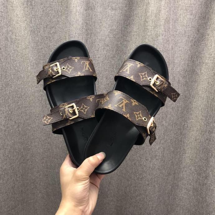 l0vis Vvtt0n sandals