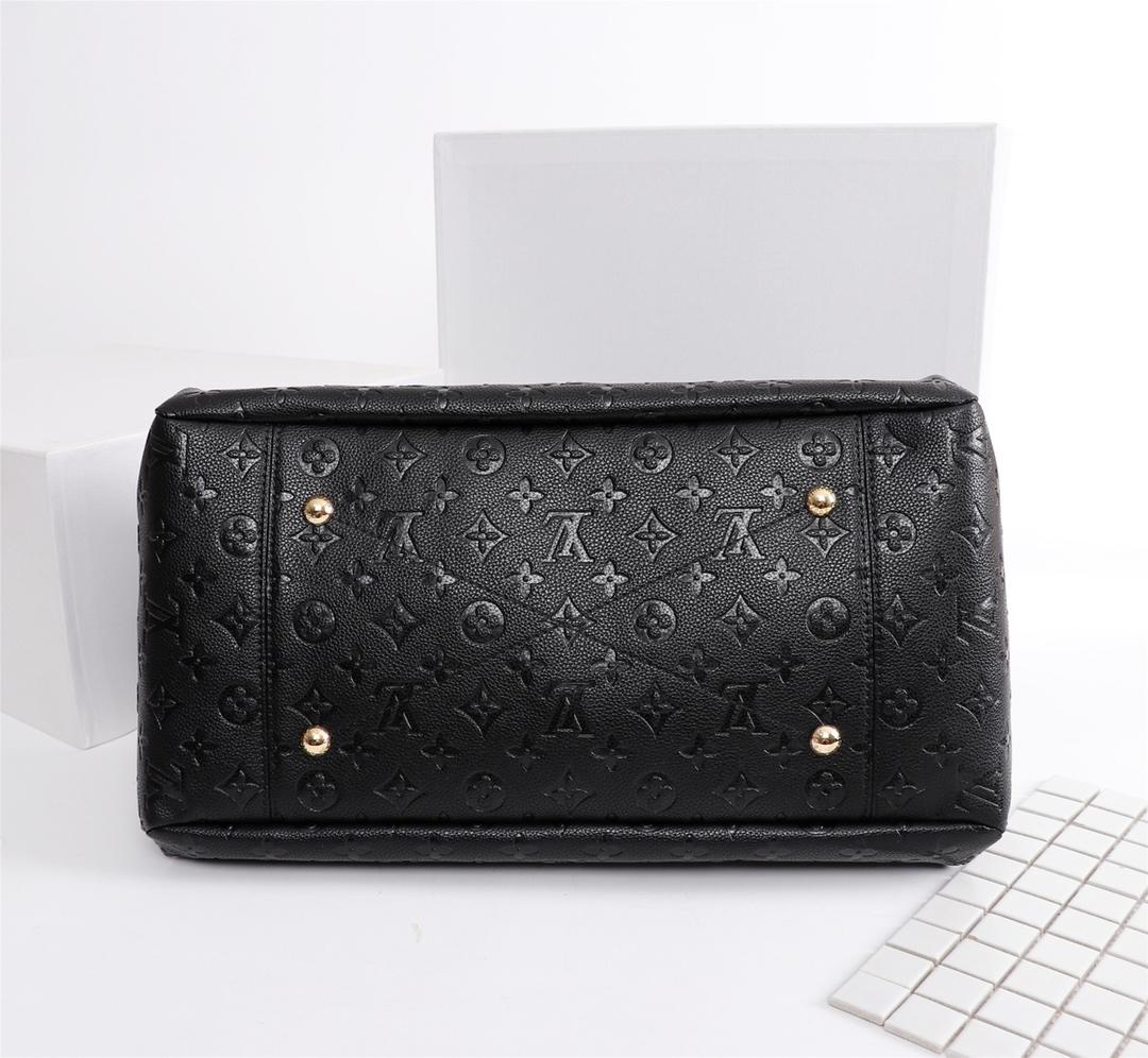 l0vis Vvtt0n monogram empreinte embossed leather 47cm