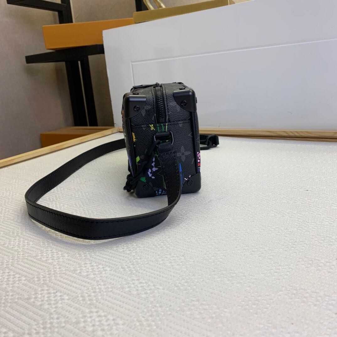 l0vis Vvtt0n mini soft trunk 18.5cm*13cm*8cm