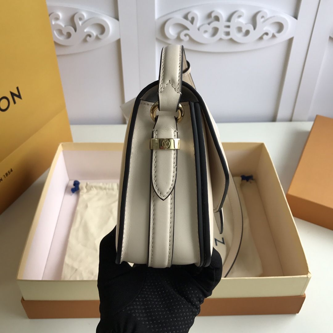 LV pont 9 white m55950