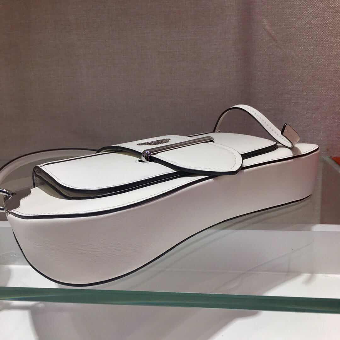 Pra*a sidonie shoulder bag in white 28*18*4cm:28*18*4cm