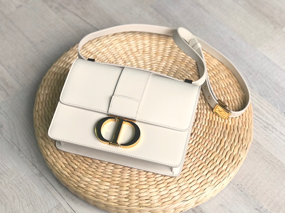 D10r 30 montaigne bag latte box calfskin white m9203umos 24 x 17 x 8 cm