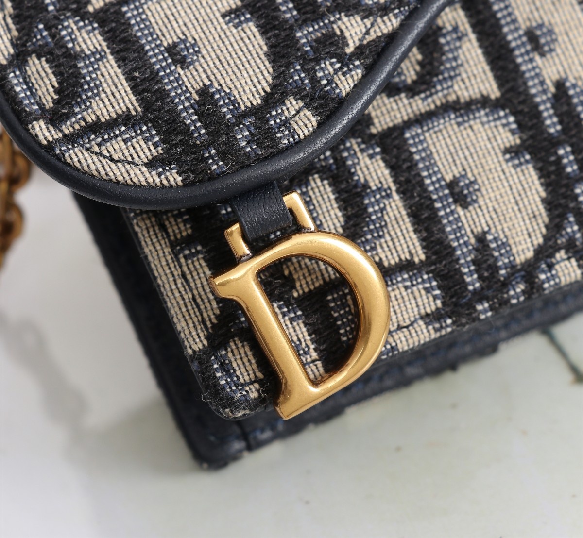 D10r saddle flap card holder blue D10r oblique jacquard s5611ctzq 10.5 x 7 cm