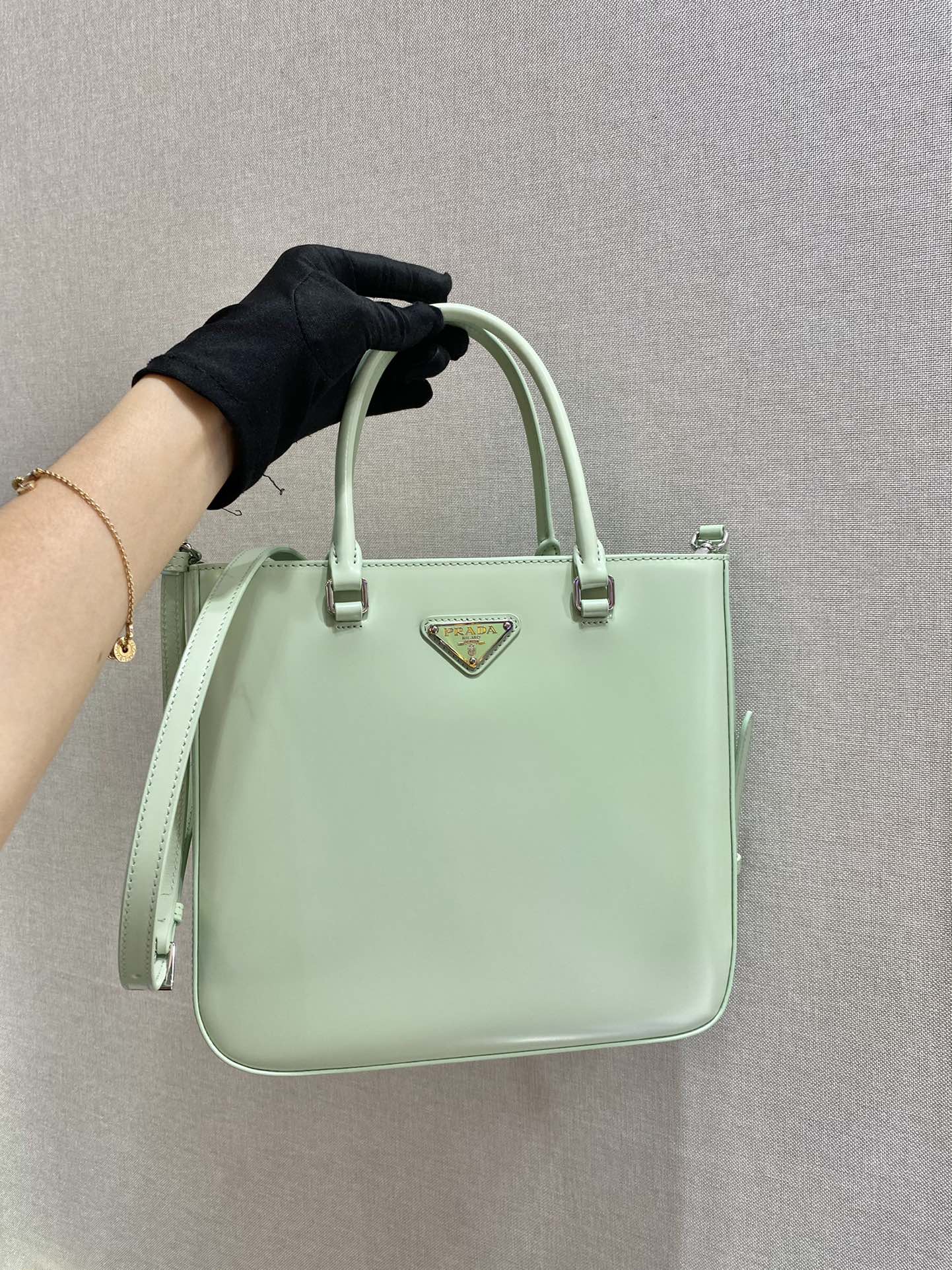 Pra*a  brushed leather tote bag surf green 1ba330 24 x 22 x 6 cm