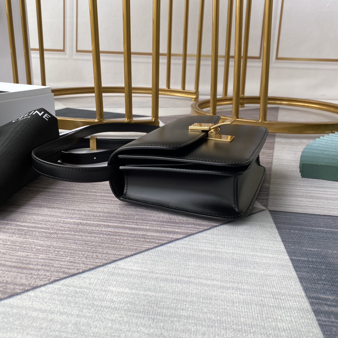 Ce1i*e small classic bag in box calfskin black 189183dls 18 x 15 x 6  cm