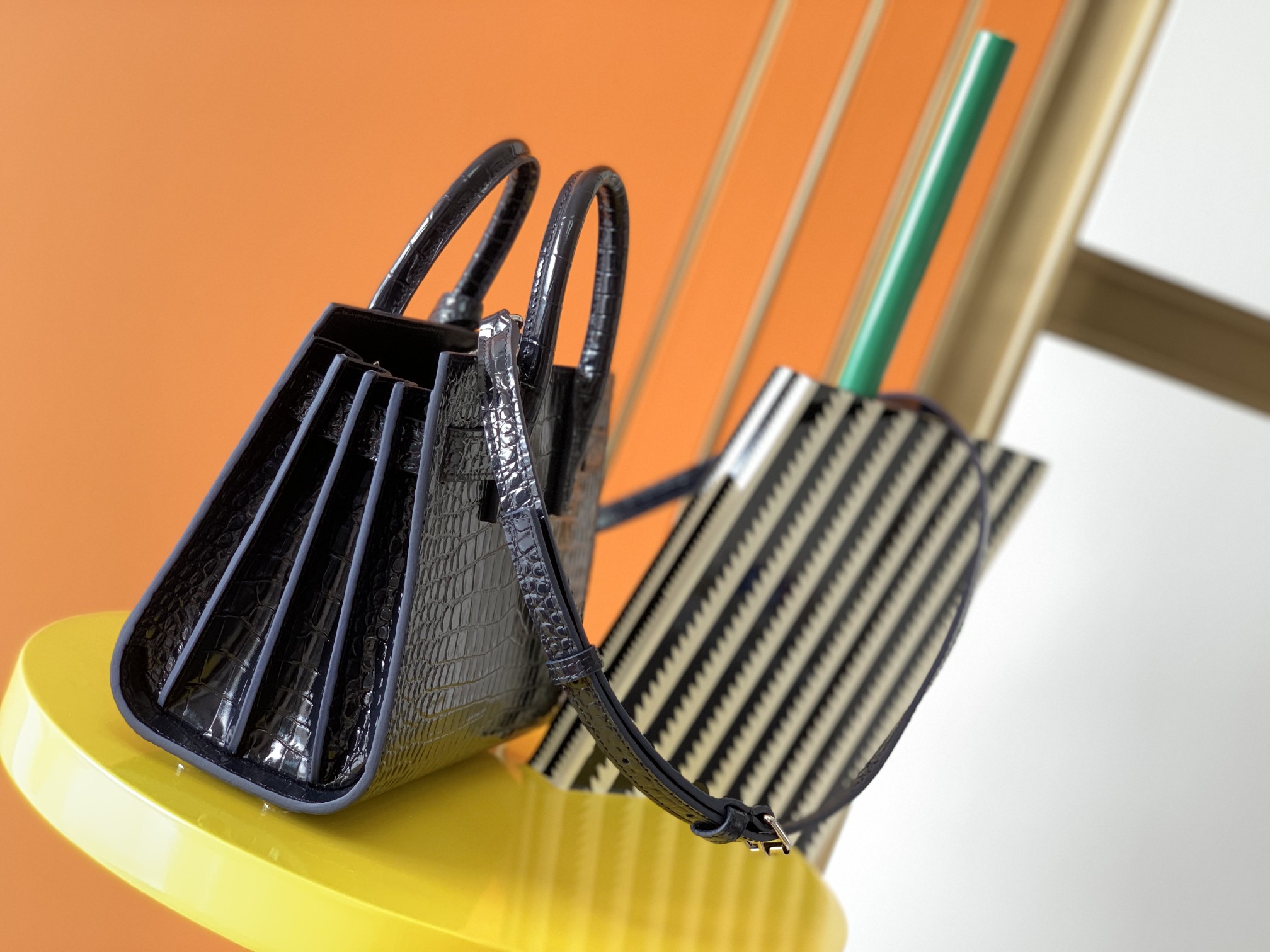 Y51 le sac de jour tote bag black 26 x 20.5 x 12.5 cm