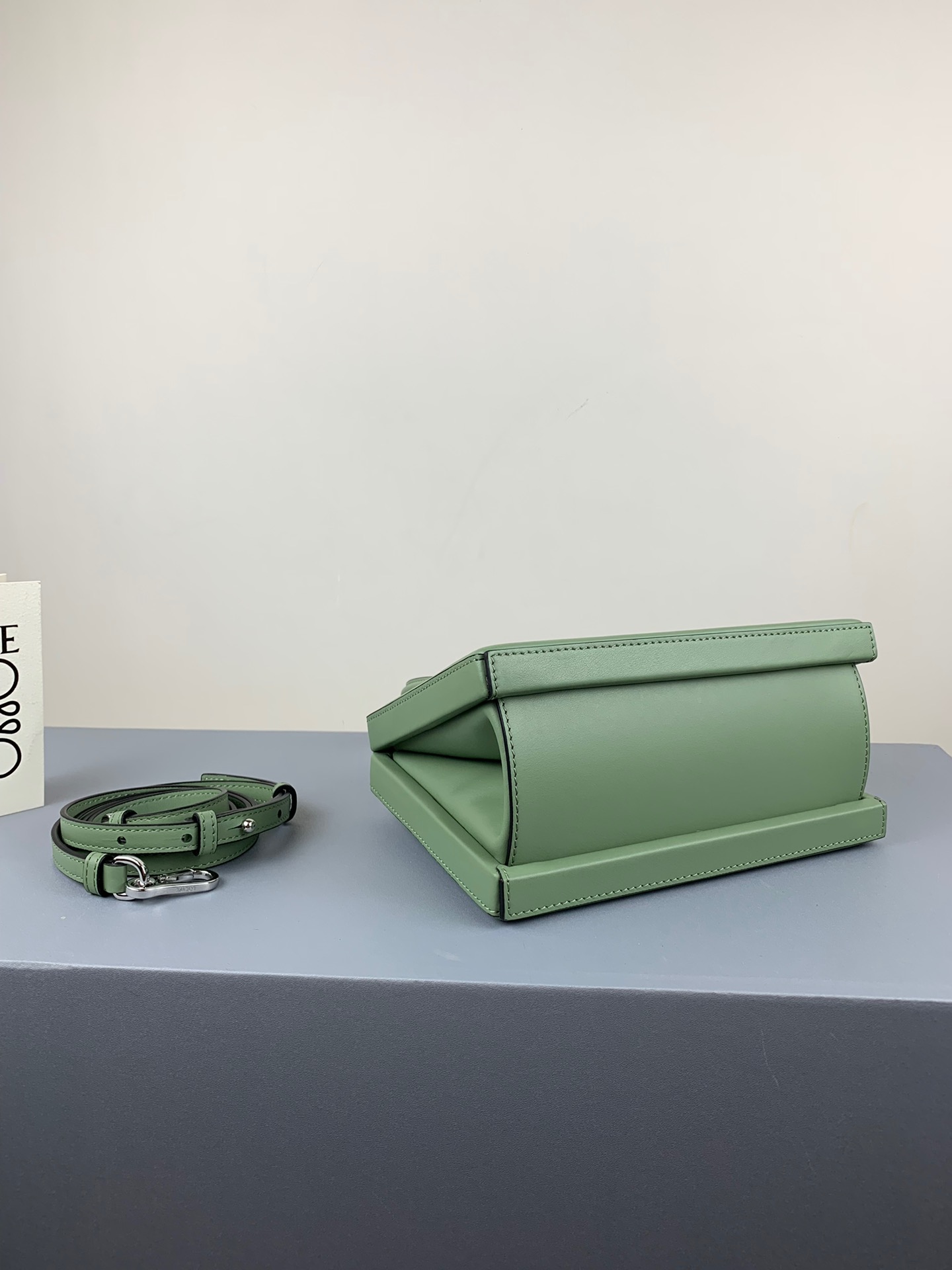 L0ew* postal small bag pale green 309.56.w85 17 x 13.5 x 8.5 cm