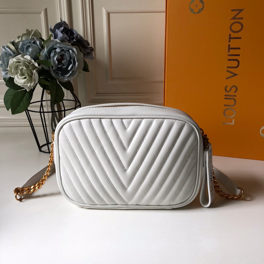 l0vis Vvtt0n new wave camera bag white m58677 21.5 x 15.5 x 6.0 cm