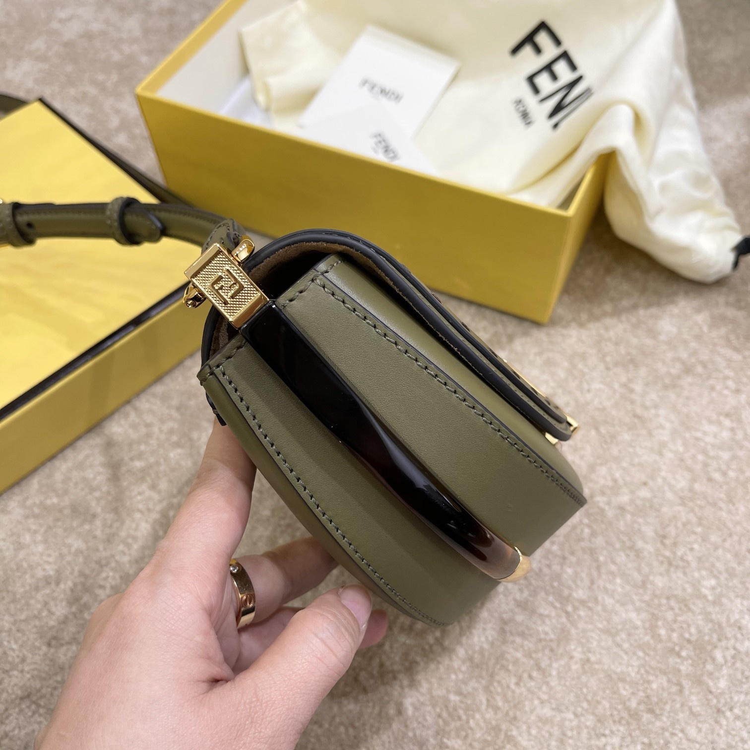 F**di moonlight green leather bag 8bt346 21 x 9 x 14 cm