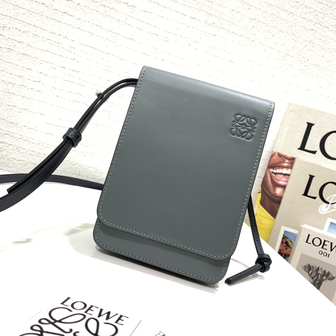 L0ew* flat gusset crossbody bag in smooth calfskin gunmetal 335.54.z33 13 x 3 x 18 cm