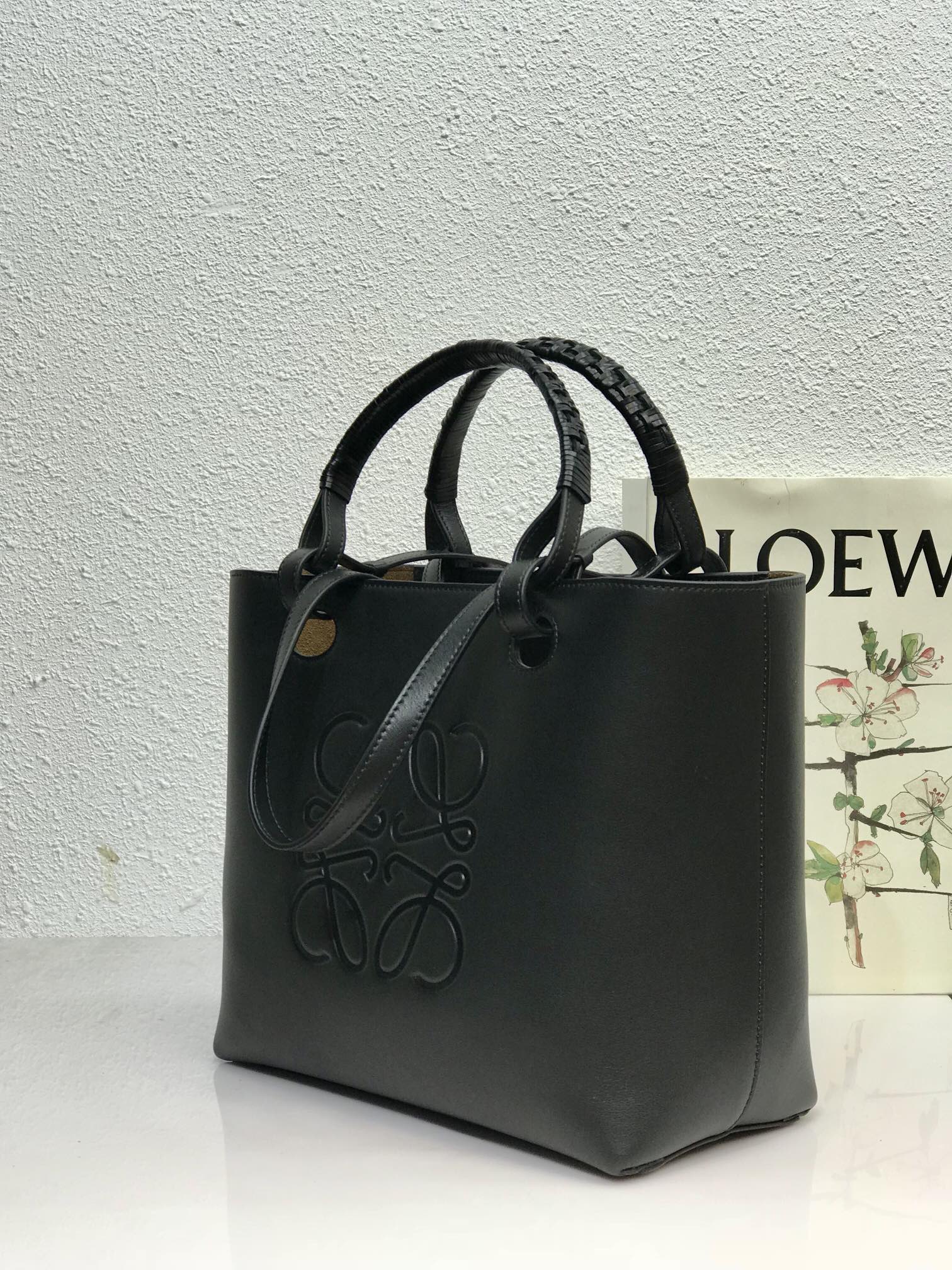 L0ew* anagram tote in classic calfskin black a657t23x02 30cm
