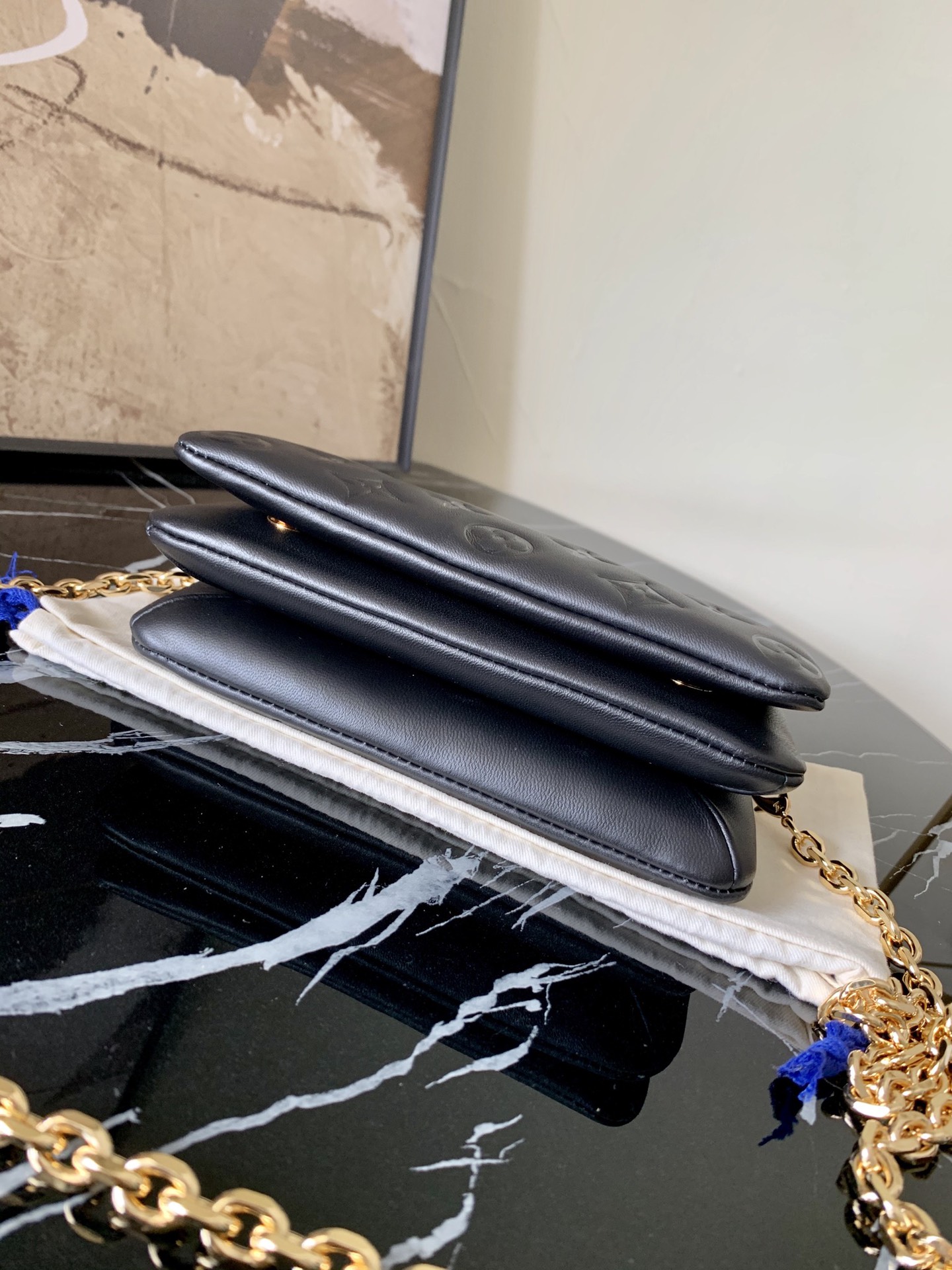 l0vis Vvtt0n pochette coussin black m80742 20 x 14 x 8 cm