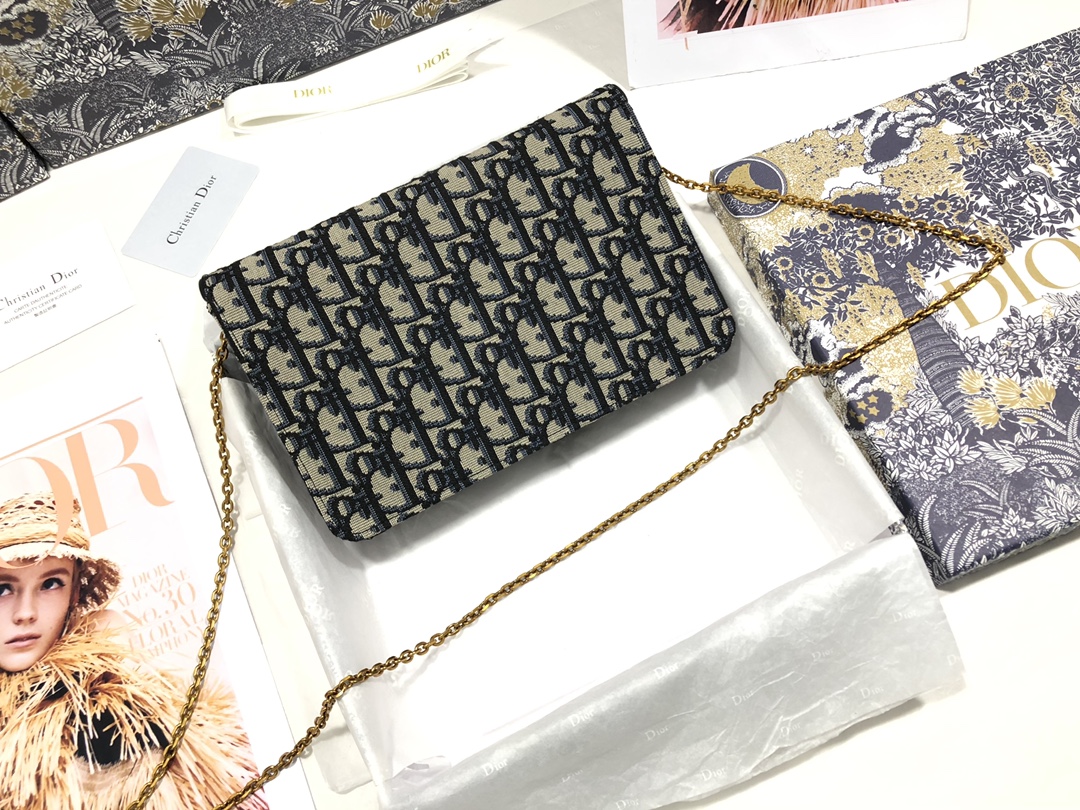 D10r saddle pouch blue D10r oblique jacquard s5620ctzq 22 x 14.5 x 4.5 cm