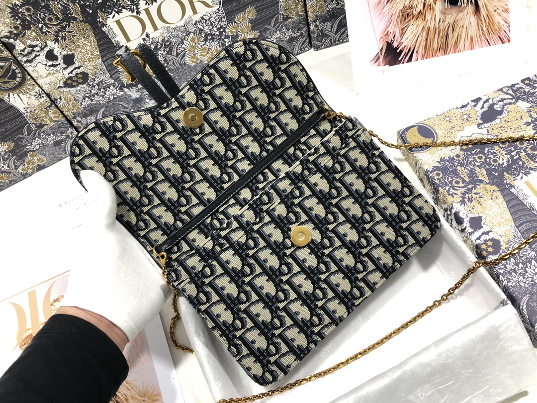 D10r saddle pouch blue D10r oblique jacquard s5620ctzq 22 x 14.5 x 4.5 cm