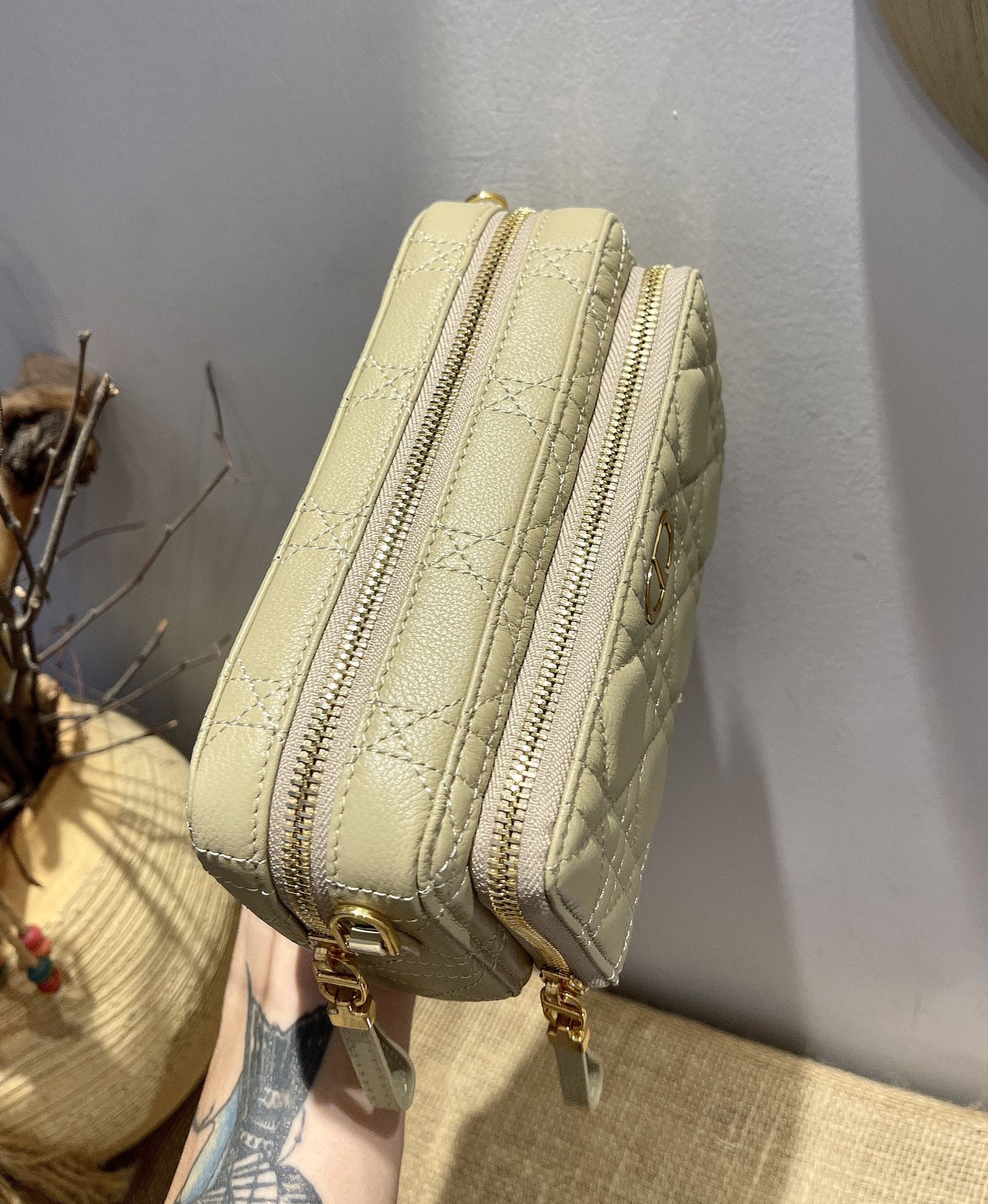 d10r caro double pouch S*pple cannage calfskin grey s5037uwhc 19 x 10.5 x 5 cm