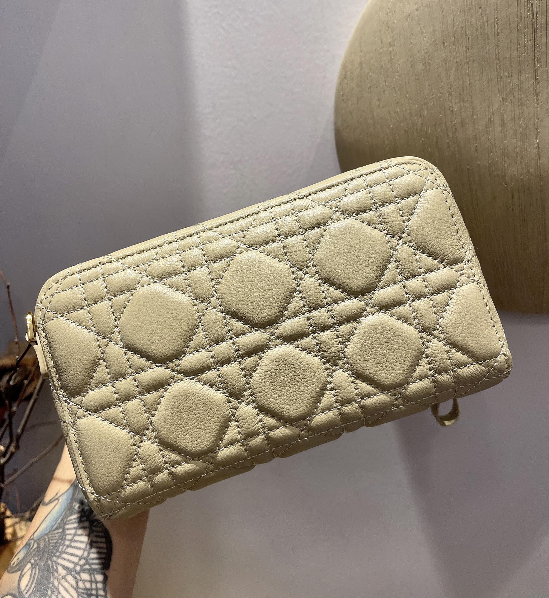 d10r caro double pouch S*pple cannage calfskin grey s5037uwhc 19 x 10.5 x 5 cm