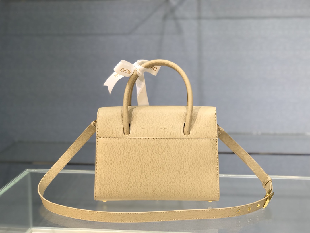 D10r medium st honorÉ tote beige grained calfskin m9321 25 x 19 x 12 cm