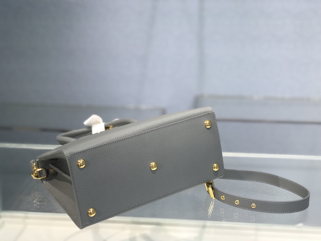 D10r medium st honorÉ tote grey grained calfskin m9321 25 x 19 x 12 cm