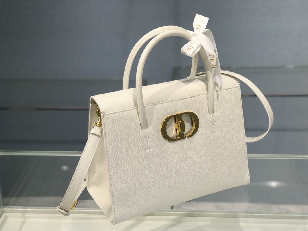 D10r large st honorÉ tote white grained calfskin m9306 30 cm
