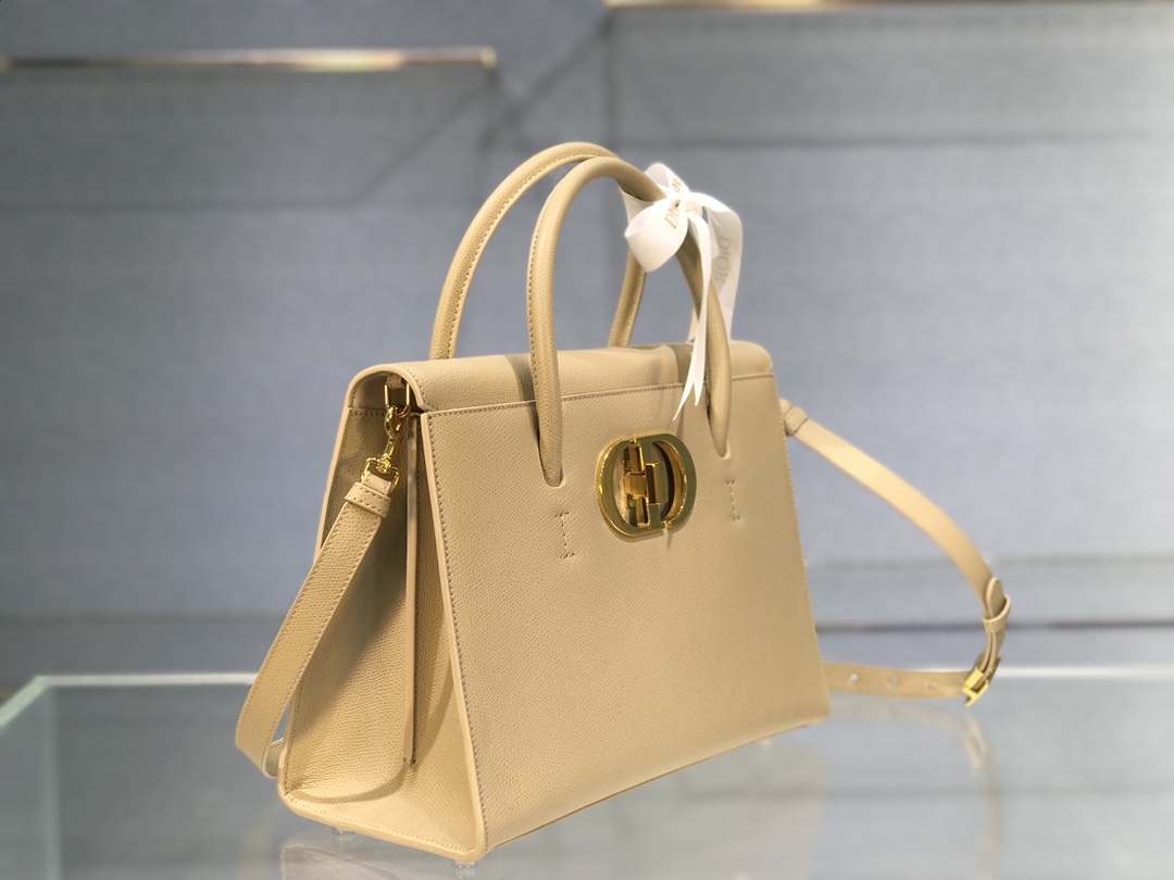D10r large st honorÉ tote beige grained calfskin m9306 30 cm
