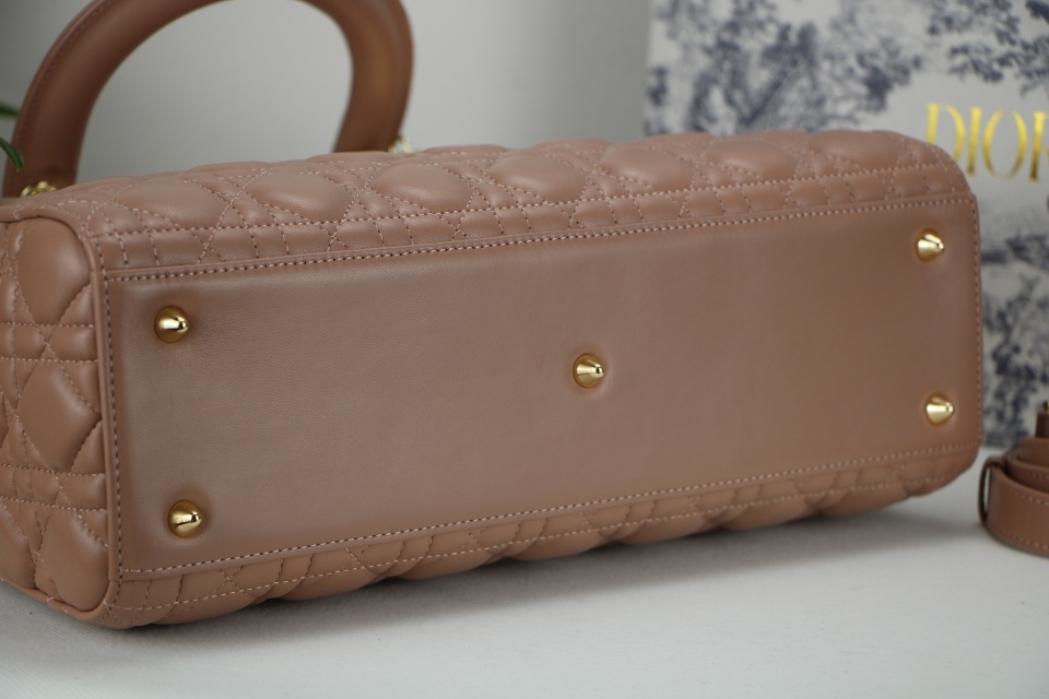 D10r large lady D10r bag blush cannage lambskin m0566 32 x 25 x 11 cm