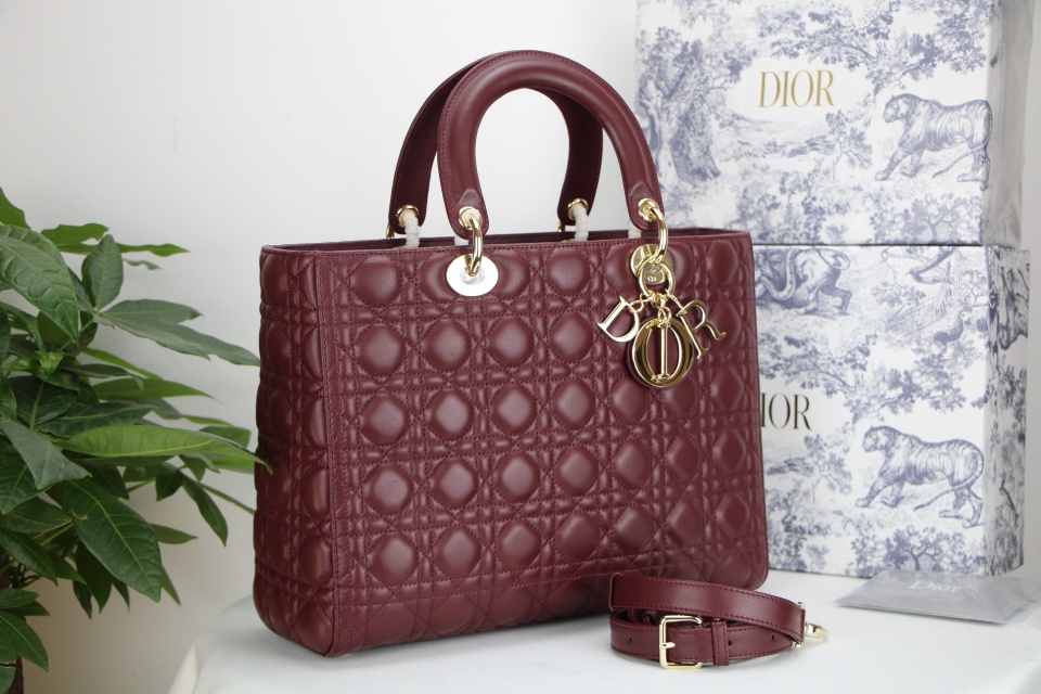 D10r large lady D10r bag burgundy cannage lambskin m0566 32 x 25 x 11 cm