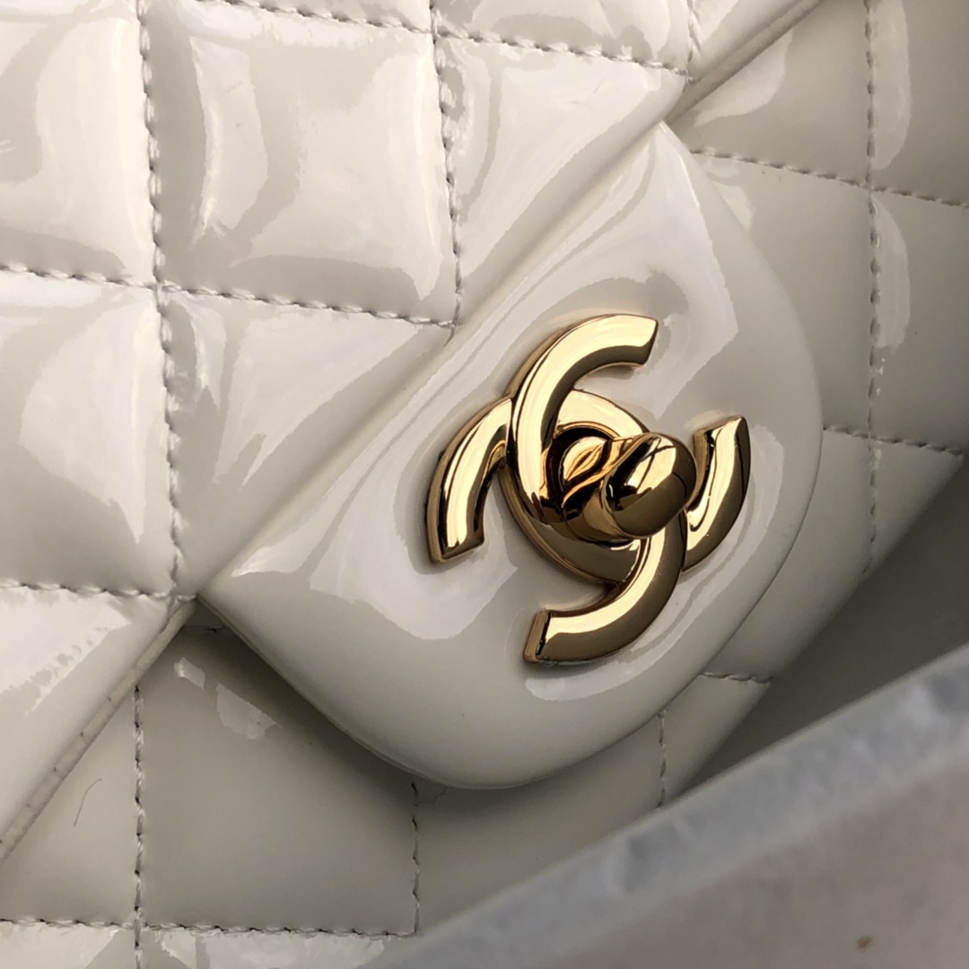 Ch**el cf mini patent calfskin & golden metal white bag 20cm