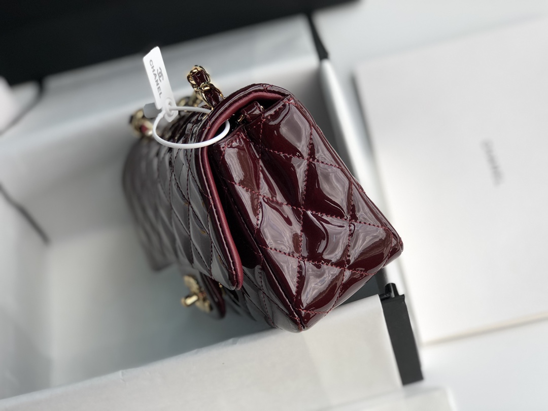 Ch**el cf mini patent calfskin & golden metal burgundy bag 20cm