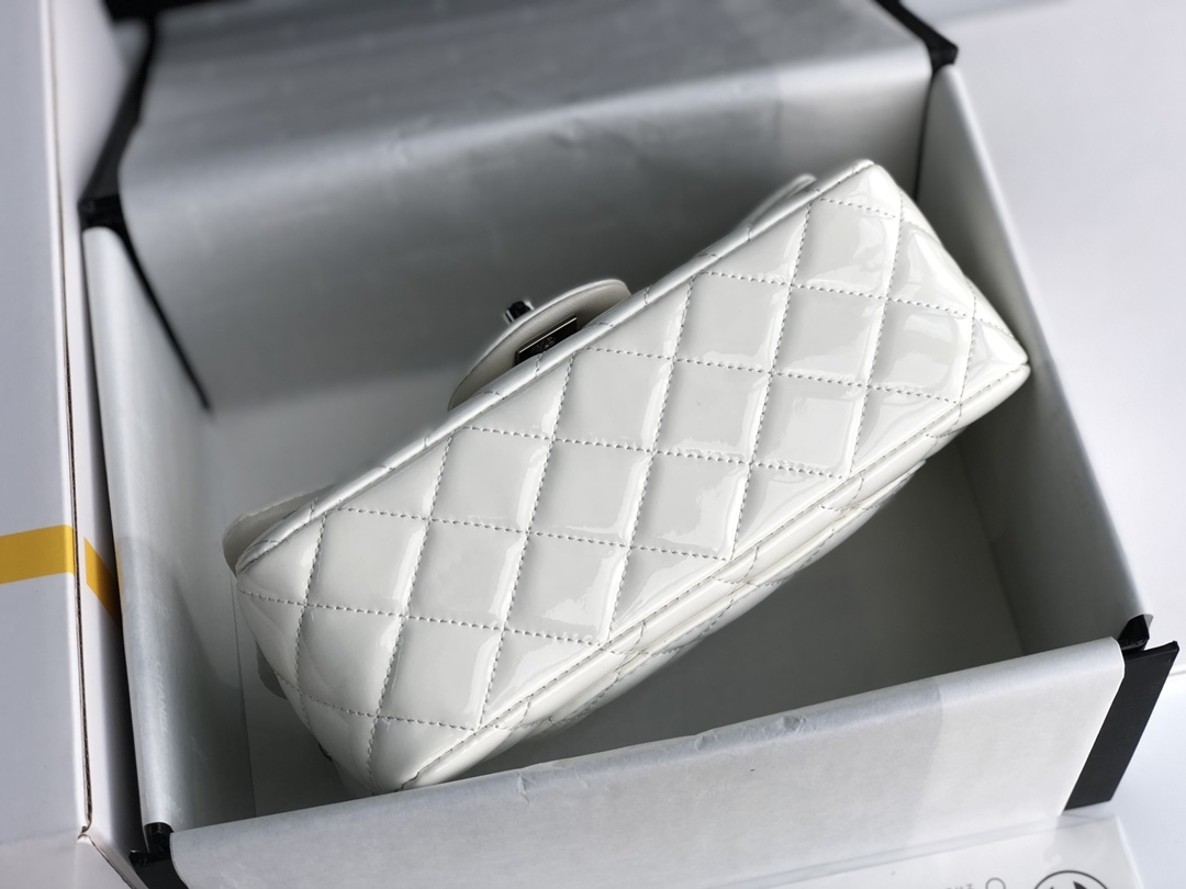 Ch**el cf mini patent calfskin & silver metal white bag 20cm