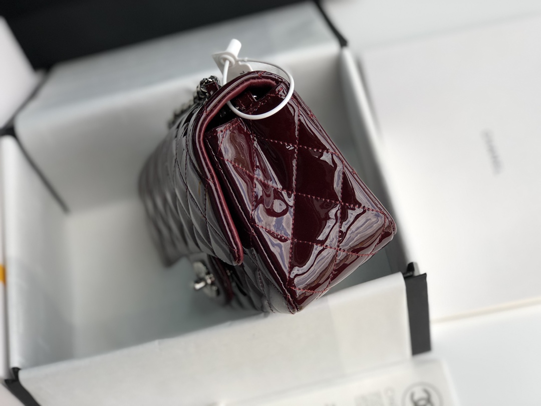 Ch**el cf mini patent calfskin & silver metal burgundy bag 20cm
