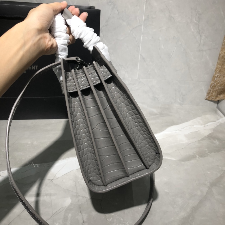 Y51 classic sac de jour baby in crocodile embossed matte leather grey 421863 26 x 20.5 x 12.5 cm