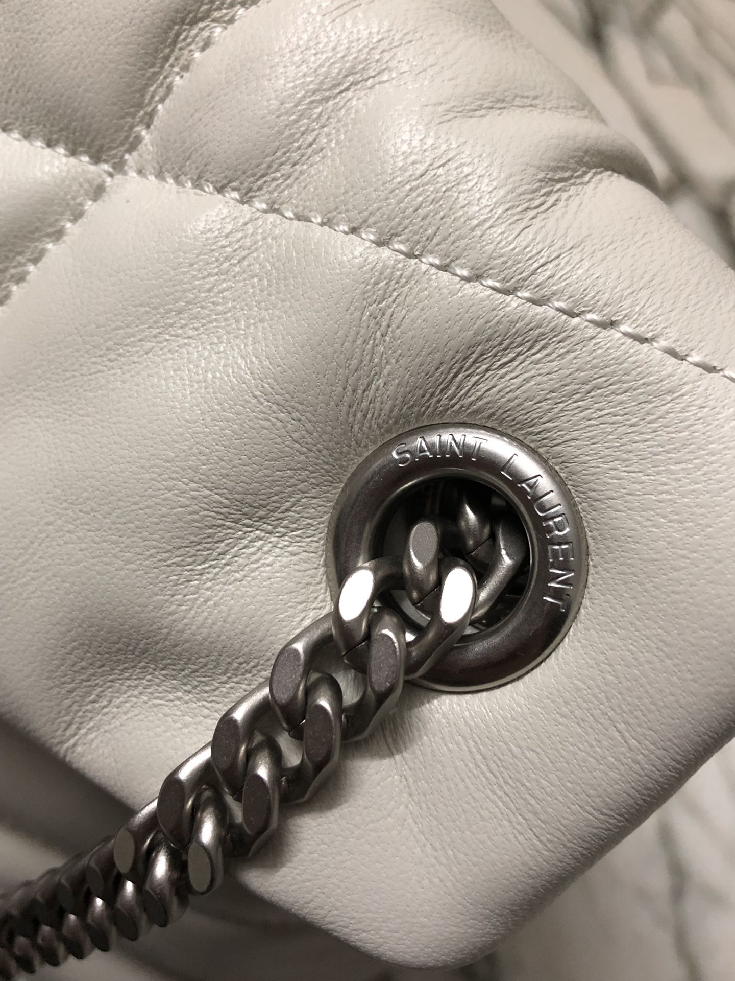 Y51 puffer small bag in quilted lambskin white 5774761 29 x 17 x 11 cm