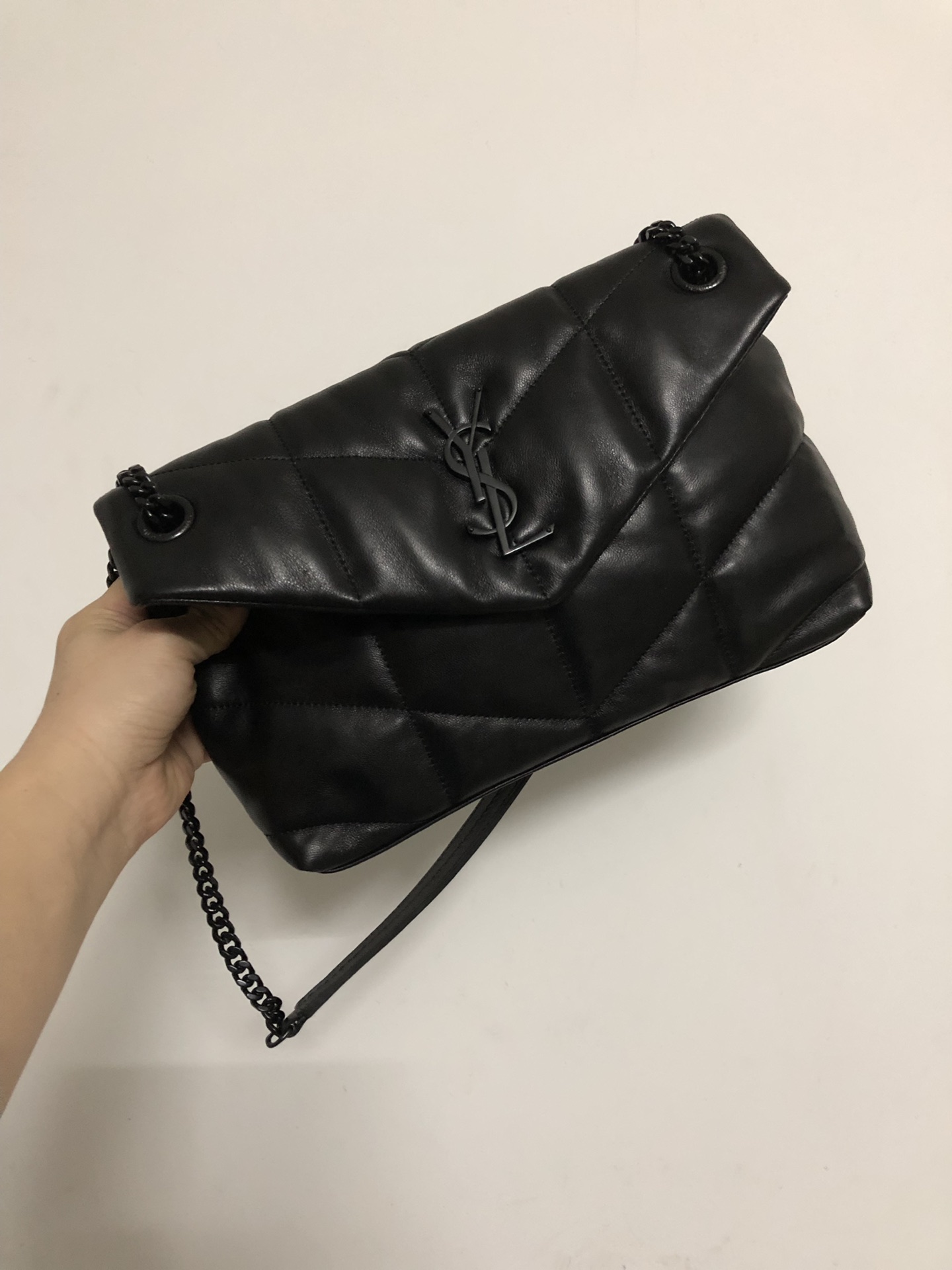 Y51 puffer small bag in quilted lambskin black and black chain 5774761 29 x 17 x 11 cm